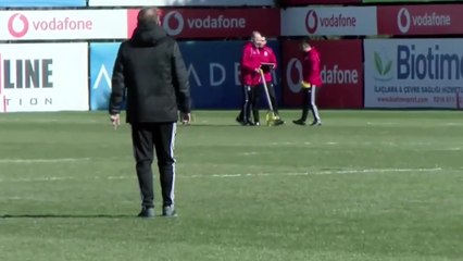 Ni Hunter ni Lucescu ! Les fans de Fenerbahçe, qui lèvent un chaudron pour Ali Koç, veulent Sergen Yalçın