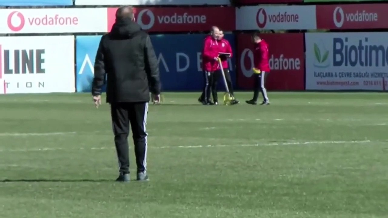 Ni Hunter ni Lucescu ! Les fans de Fenerbahçe, qui lèvent un chaudron pour Ali Koç, veulent Sergen Yalçın