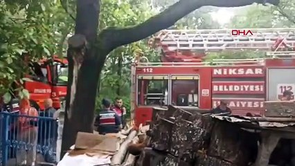 L'incendie pendant le nettoyage de la cheminée à Niksar a été éteint