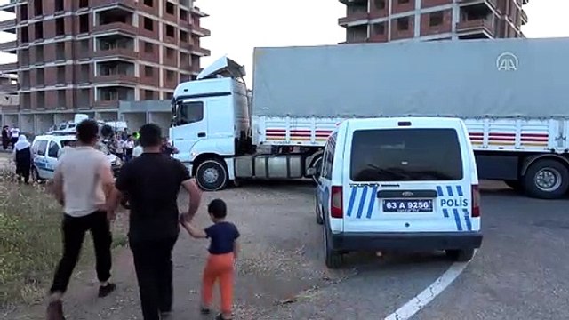Urfa'da tarım işçilerini taşıyan minibüs ile Tır çarpıştı: 21 yaralı