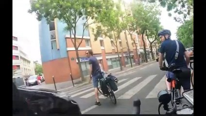 Violente bagarre entre un cycliste et un Taxi G7 à Paris, Sandrine Rousseau s'interpose !