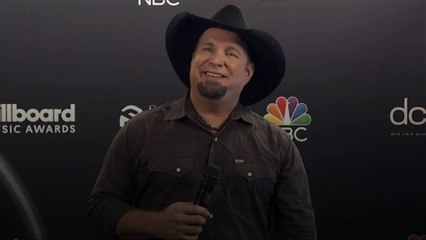 Garth Brooks Will Sell Bud Light at His New Bar Amid Mulvaney Backlash