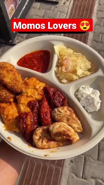 Momos eating street food II ❤️#shorts #trending #trendingshorts #foodlover #momos #lover #viral