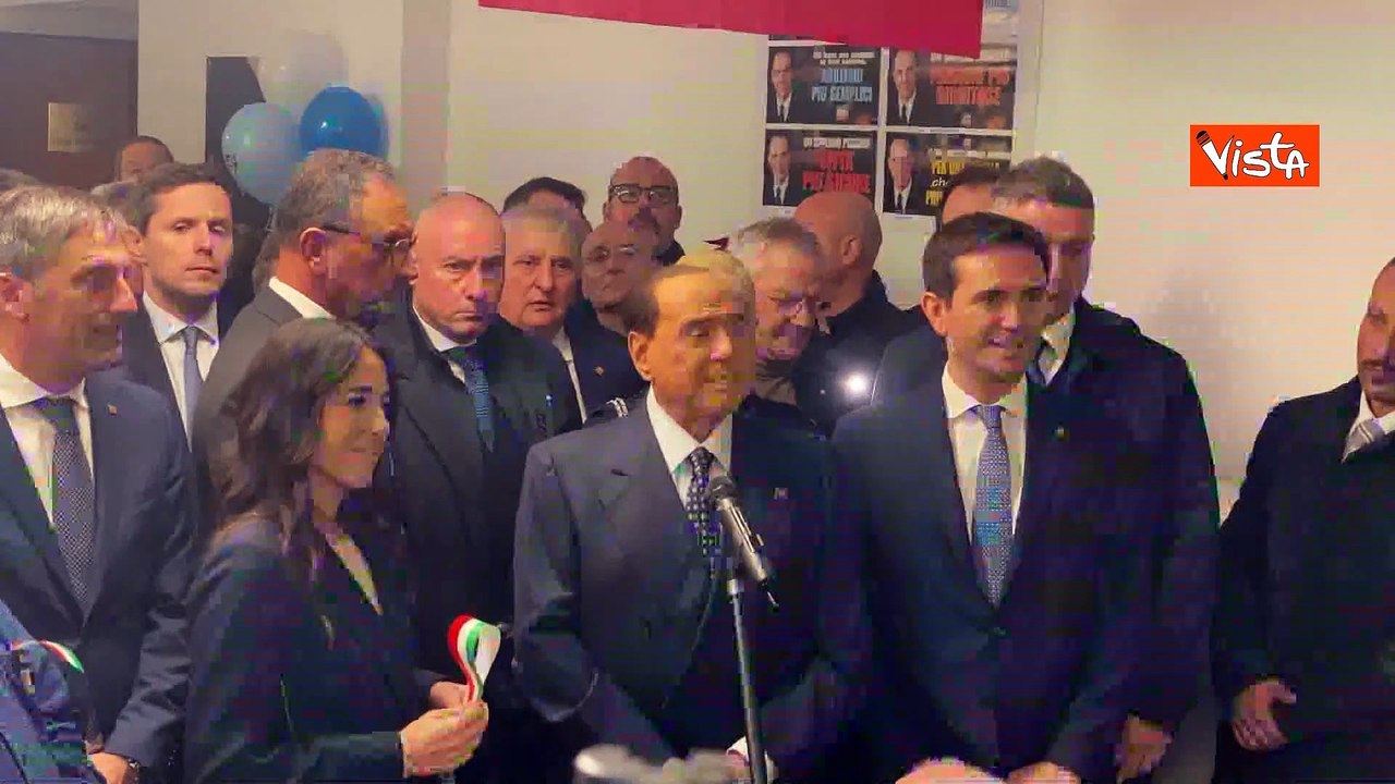 Berlusconi inaugura a Milano sede Forza Italia: ?Ripartiamo per riconquistare l?Italia?