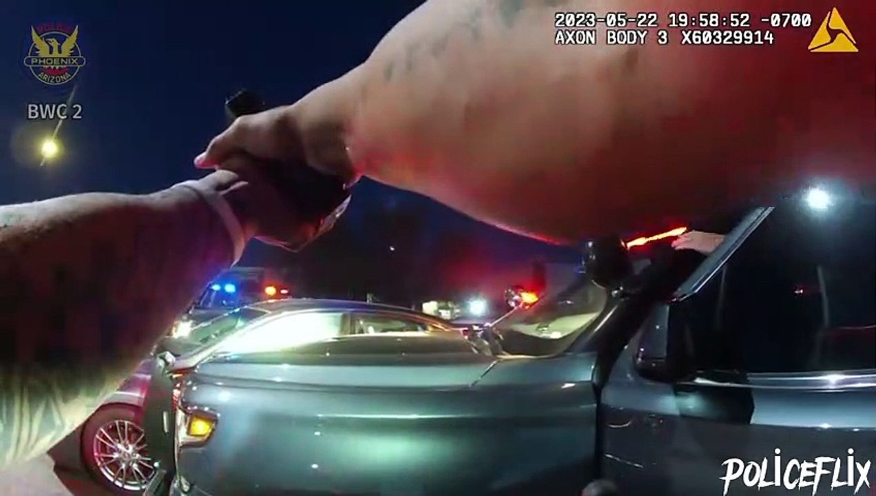 The suspect, who escaped from traffic control, was neutralized by the police officer.