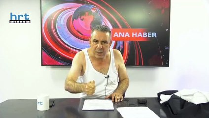 Ana haber sunucusu haberleri sunarken soyundu