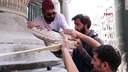 Galatasaray Lisesi'nin tarihi yılan heykeli yerine kopyası yapıldı