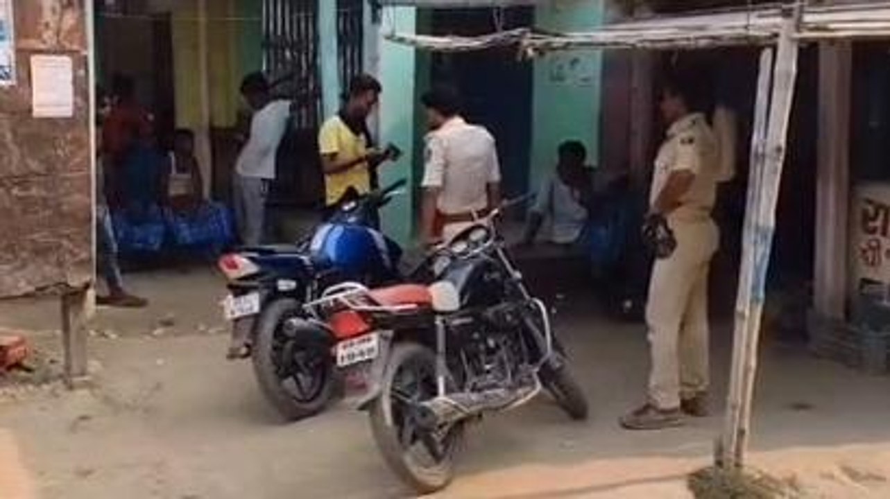 सहरसा: प्रतिबंधित कफ सिरप की सूचना पर पुलिस ने...
