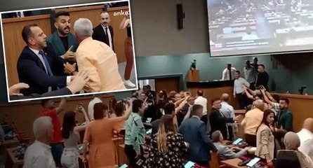 İzmir Belediye Meclisi’nde arbede