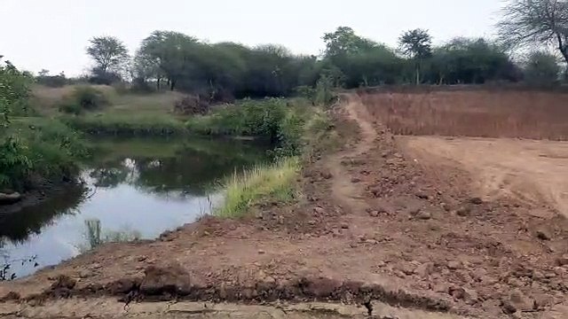 मिटटी खुदाई के नाम पर नदी को नुकसान