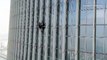 Britânico detido após escalar arranha-céus em Seul sem arnés - Lotte World Tower