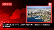 Antalya Kaleiçi Yat Limanı'ndaki Mendirekteki Çatlaklar Büyüyor