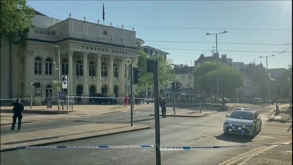 الشرطة البريطانية تغلق الطرقات وسط #نوتنغهام بعد إعلانها التعامل مع حادث "خطير" وتطالب المواطنين بالابتعاد عن مكان الحادث  #العربية