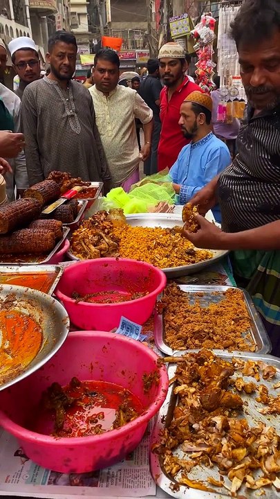 বড় বাপের পোলায় খায়- খানদানি ইফতারি || পুরান ঢাকা || মোগল আমলের ঐতিহ্য
