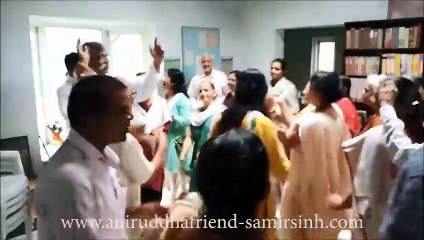 Isha Ma, Shree Aniruddha and other Nandigram friends - Garba