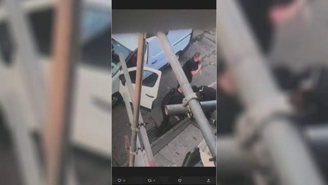 صورة تظهر إلقاء الشرطة البريطانية القبض على مرتكب جريمة القتل في #نوتنغهام #العربية