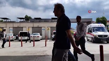 Durdurmak istediği traktörünün altında kaldı