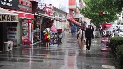 Şiddetli yağış hayatı felç etti... 10 dakikada şehir suya gömüldü