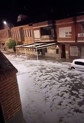 Ríos de hielo y agua en la localidad toledana de Sonseca, tras veinte minutos de granizada
