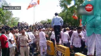 Video : गहलोत सरकार के खिलाफ सड़क पर उतरी BJP, हिरासत में लिए गए प्रदर्शनकारी