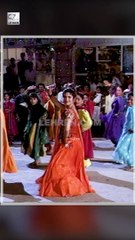 Shah Rukh And Juhi On Sets Of Ram Jaane