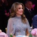 ماذا دار بين الملكة رانيا وطفلة ناجية من مرض السرطان