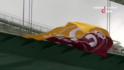 Şampiyon Galatasaray’ın bayrakları İstanbul Boğazı’nda dalgalanıyor