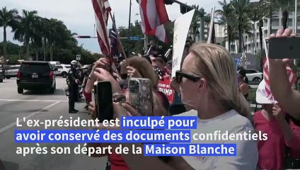 Les partisans de Donald Trump accueillent l'ex-président à Miami