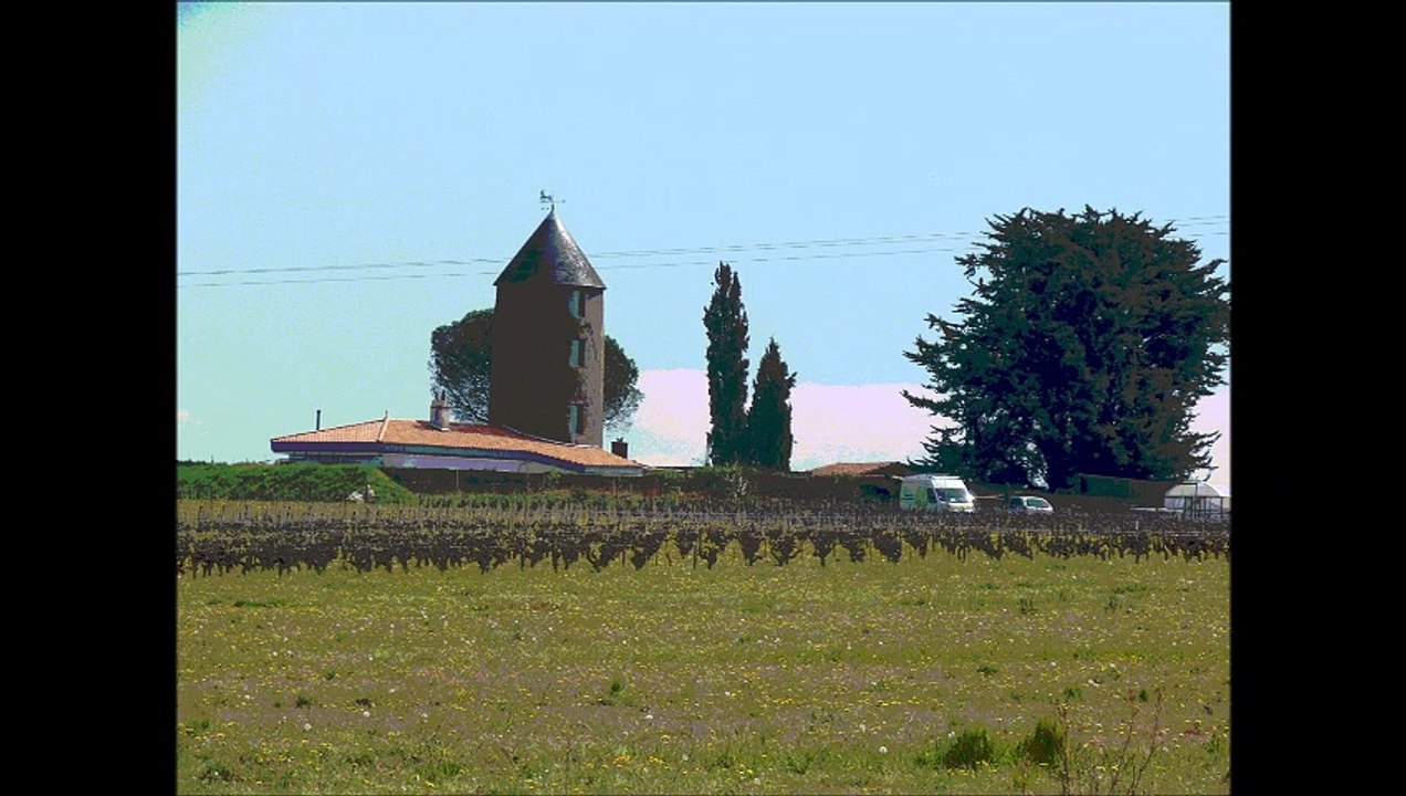 Moulins (montage artistique) - Musique (et bruit de fond) : Quadrille franco-américain (traditionnel québécois) - Eric : guitares, mandolines