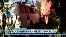 Autobús de pasajeros choca y se estampa en domicilio en la México-Pachuca