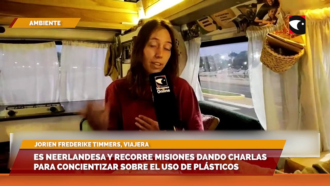 Es neerlandesa y recorre Misiones dando charlas para concientizar sobre el uso de plásticos