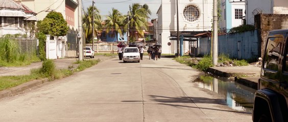 Las estrellas al mediodía - Tráiler español