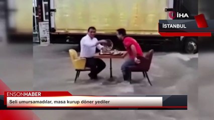 Ankara'da seli umursamadılar, masa kurup döner yediler