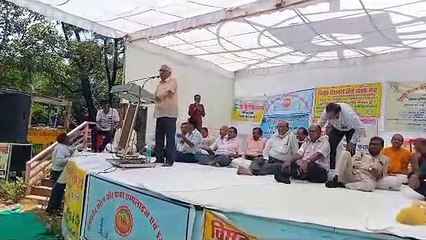 विद्युत पेंशनर्स जुटे, अपनी मांगों को लेकर प्रदर्शन, रैली निकाली