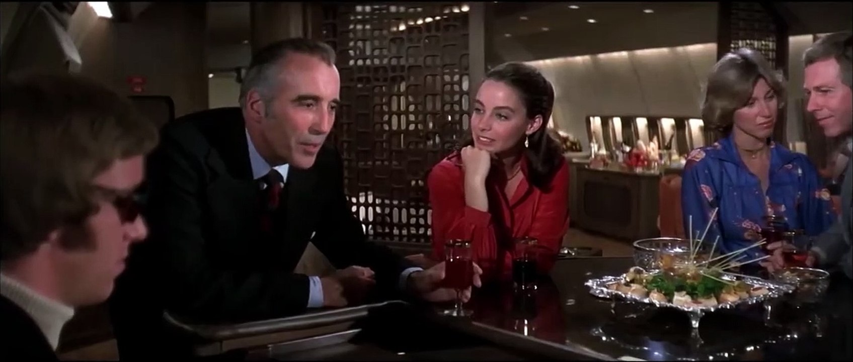 Airport '77 - Verschollen im Bermuda-Dreieck | movie | 1977 | Official Trailer