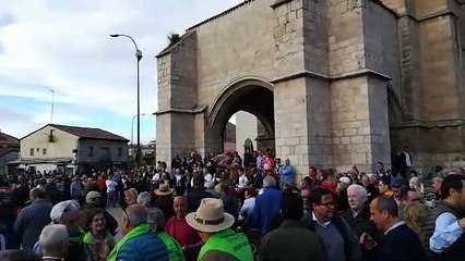 Numerosos burgaleses, en el punto de partida de la manifestación por las infraestructuras de Burgos