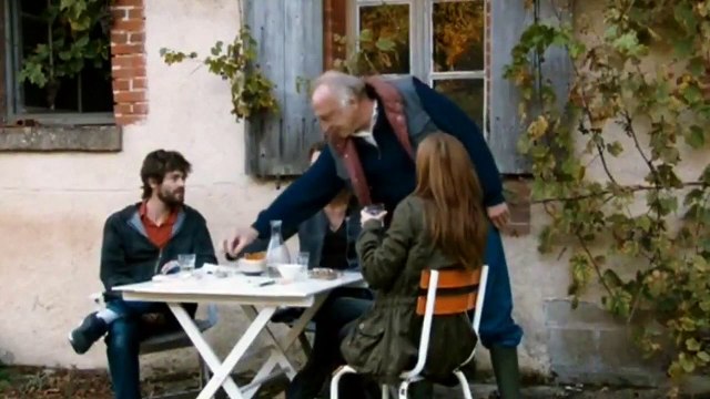 Pauline et François (2010) - Bande annonce