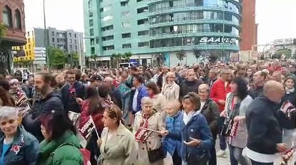 La manifestación por las infraestructuras en Burgos, en la Plaza del Rey.