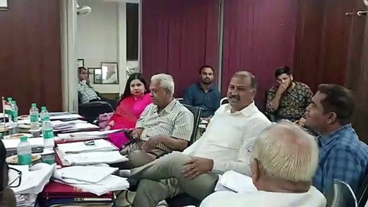 वक्फ बोर्ड : हंगामे के बाद तौलियत कमेटी भंग, देखें वीडियो