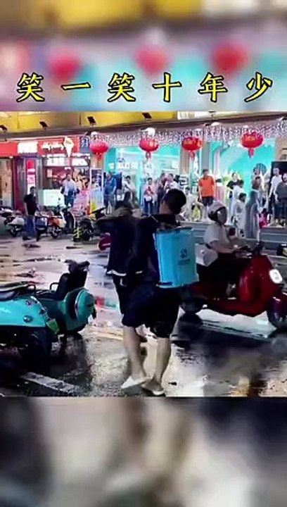 Funny video, happy to make you laugh every day. Thanks for your attention. I'll keep trying.