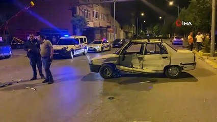 Edirne'de ilginç kaza: Kazaya karışan iki sürücü kaçtı