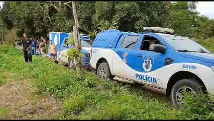 Corpo de homem é encontrado em cova rasa em matagal de Feira de Santana