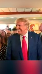 트럼프, 선거 유세하듯 법원 출두…또 쪼개진 美 “트럼프는 무죄”vs“그를 가둬라”