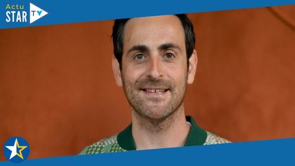 "Je pense qu’il a raison..." : Camille Combal dévoile une adorable vidéo où il "discute" avec son pe