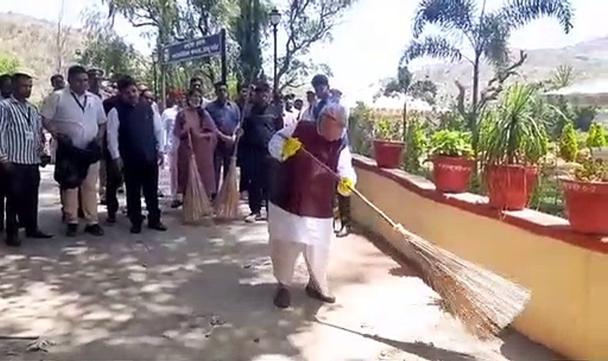 श्रेष्ठ भारत स्वच्छ भारत को सफल बनाने के लिए स्वच्छता को आदत बनाएं आबूवासी- राज्यपाल--VODEO