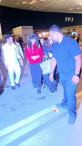 Aishwarya Rai Bachchan Flaunts New Hairstyle At Mumbai Airport