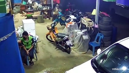 5 Dangerous Lightning Strikes Caught On Camera