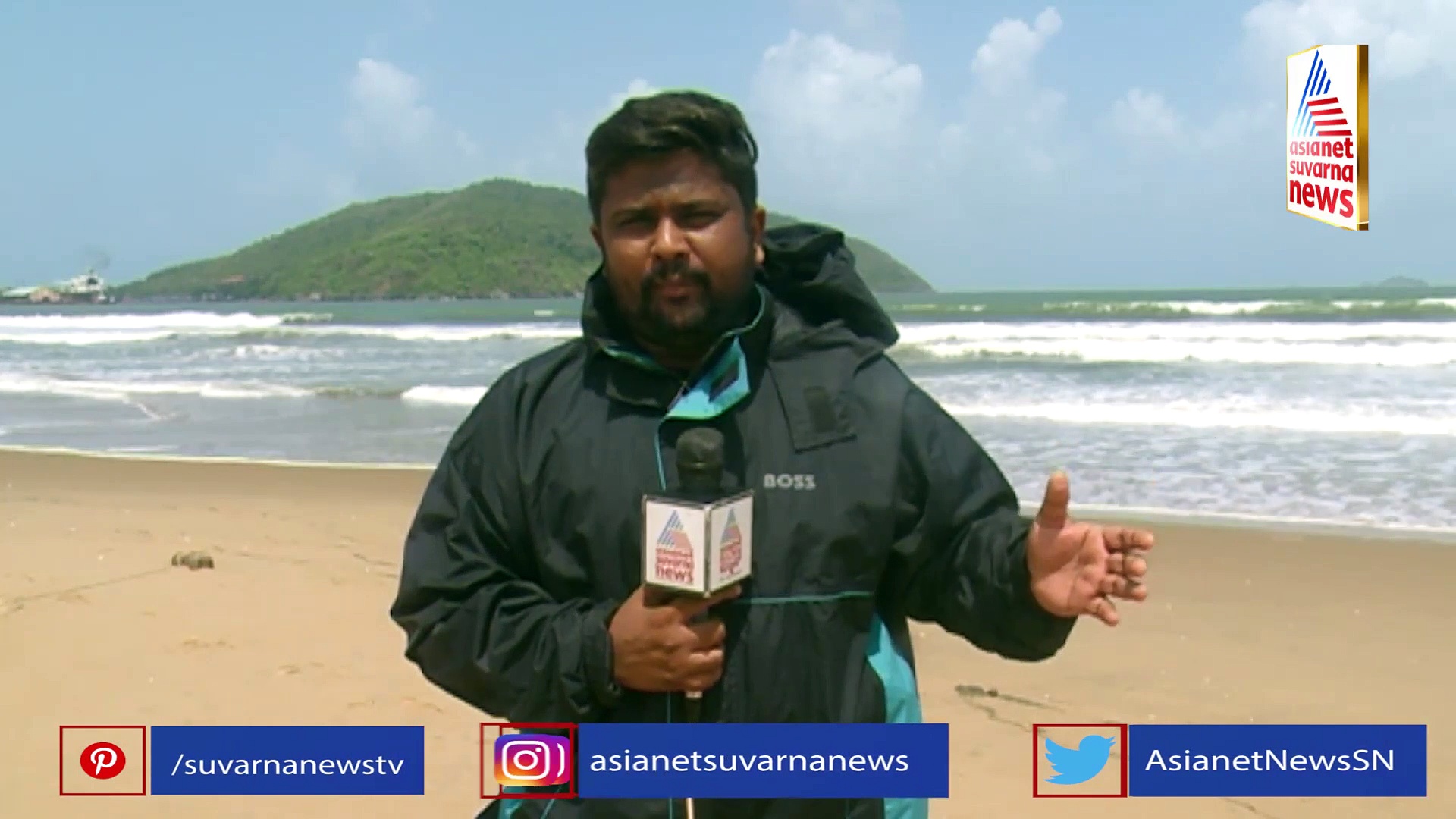 ಭಟ್ಕಳ-ಮಾಜಾಳಿ ಕಡಲಿನಲ್ಲಿ ಅಲೆಗಳ ಅಬ್ಬರ: ಪ್ರವಾಸಿಗರ ಹುಚ್ಚಾಟ