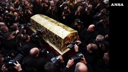 Berlusconi, come l'Intelligenza artificiale aveva immaginato il funerale
