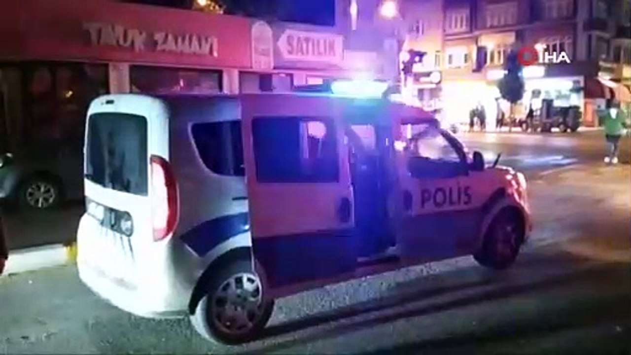 Kendilerini uyaran işyeri sahibini bıçakladılar